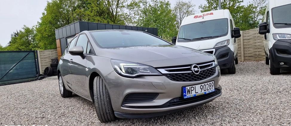 Opel Astra cena 39900 przebieg: 173000, rok produkcji 2016 z Tuszyn małe 742